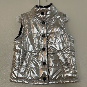 ReversibleURBAN REPUBLIC snapbutton puffervest w pockets 3t. Like new condition.